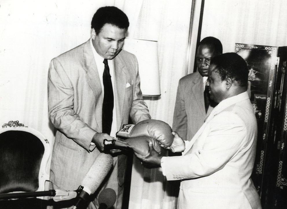 Des douaniers américains retiennent le fils de Mohamed Ali à l'aéroport : «D'où tirez-vous votre nom ?»