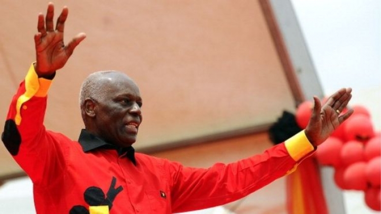 Angola: JosÃ© Eduardo dos Santos quitte officiellement la vie politique angolaise