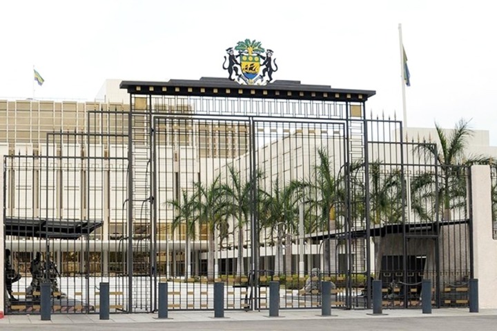 Gabon : Oligui Nguema met fin au règne du Français Jean-Charles Solon à la tête du centre...