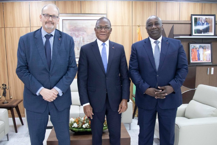 Côte d'Ivoire. Bruno Koné et le directeur exécutif de l’ICCO échangent sur l’économie...