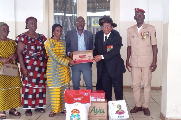 Côte d'Ivoire.  Des vivres pour les anciens combattants