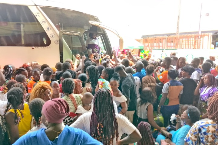 Reportage . En route pour Paquinou : longues attentes et bousculades à la gare