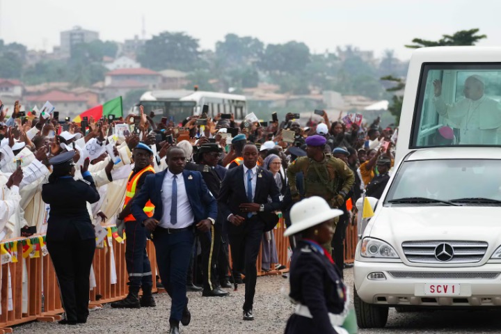 Un moment de bascule .  « Catholicisme, islam, pentecôtisme : l’Afrique au cœur du basculement...