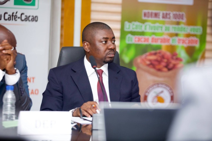 Côte d’ Ivoire .  On évalue les projets agricoles en exécution