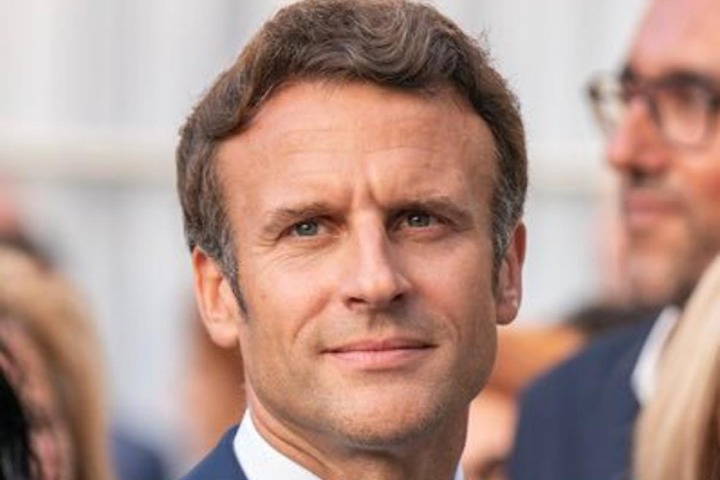 Emmanuel Macron critique l’approche américaine des sanctions contre Kigali et prône le dialogue...