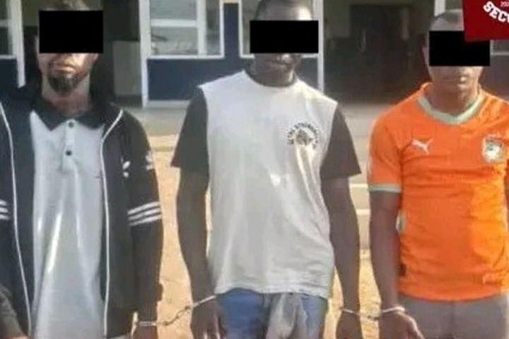 Côte d'Ivoire.  Ils se faisaient embaucher pour voler les motos