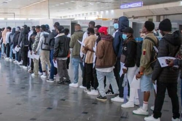 Côte d'Ivoire.  Migration : 243 Ivoiriens rapatriés par vol charter de la Tunisie à Abidjan