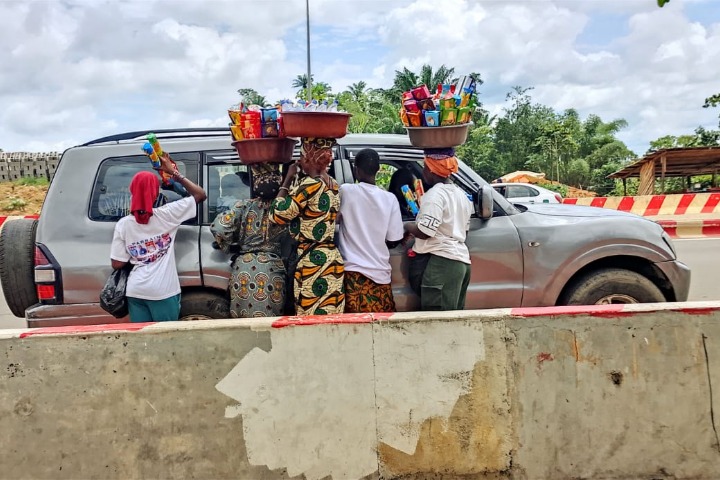 Côte d’Ivoire - Vendeurs ambulants : Gagner son pain en risquant sa vie