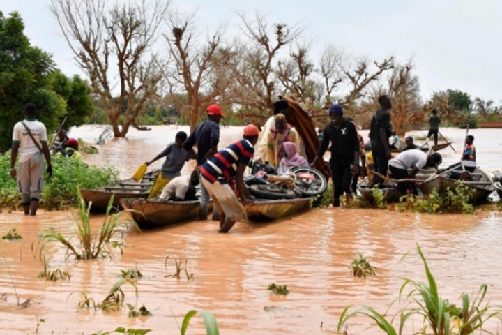Pluies diluviennes et inondations - El Niño frappe l’Afrique de l’Ouest : (1/2) - Déjà 88...