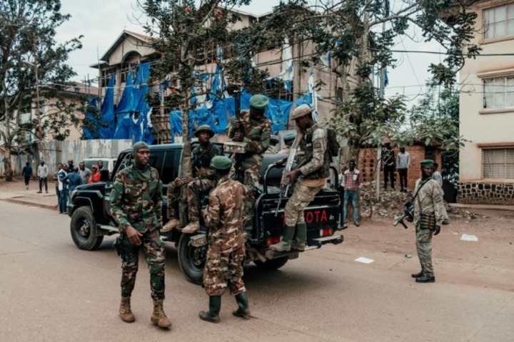RDC:Les rebelles pilonnent le sud Kivu , les politiciens pinaillent à Kinshasa