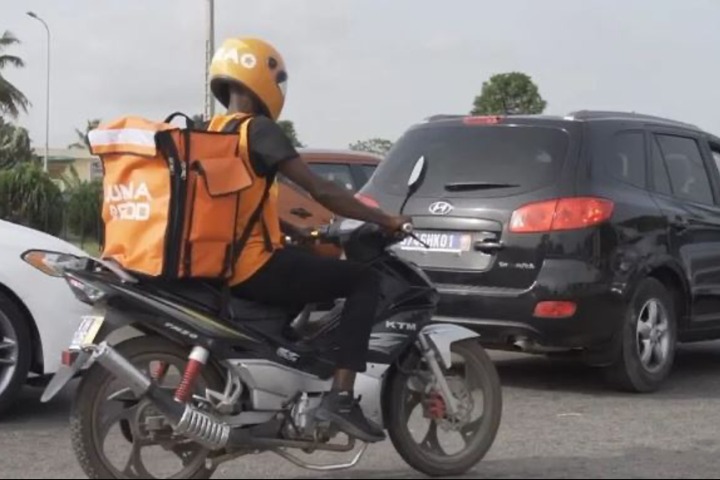 L'enquête du jeudi. Côte d'Ivoire. Coursiers à moto d'Abidjan (1/2) : Six parcours de combattant