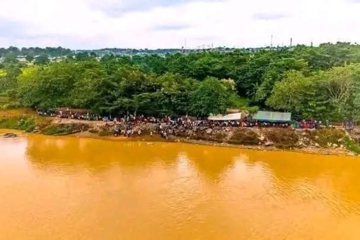 Côte d’Ivoire - Pollution. Alerte ! Les orpailleurs privent d’eau potable presque 200 000...