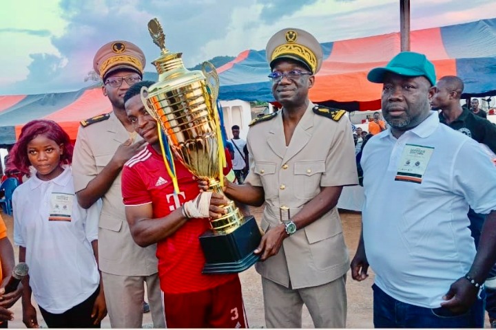 Côte d’Ivoire - Vacances. Un tournoi de football pour occuper sainement jeunes filles et jeunes...