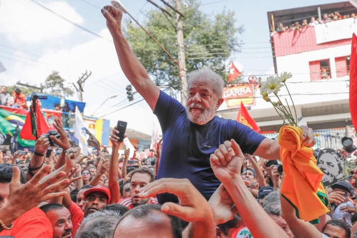 Brésil : Lula remporte la présidentielle, Bolsonaro veut l’annulation des élections